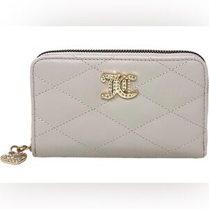 Juicy Couture Women's Multi-Compartment Bifold Wallet